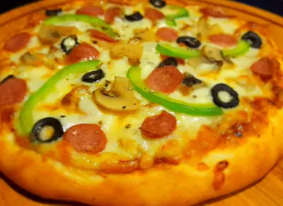 Meaty Onion Pizza